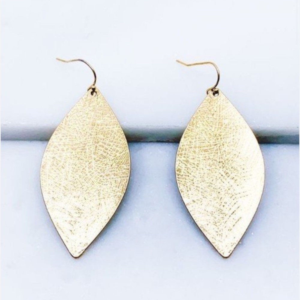 Etched marquise earrings